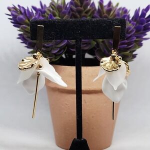 White Floral Petal Drop Earrings Gold Tone Statement Dangle Wedding Bridal 2.5"